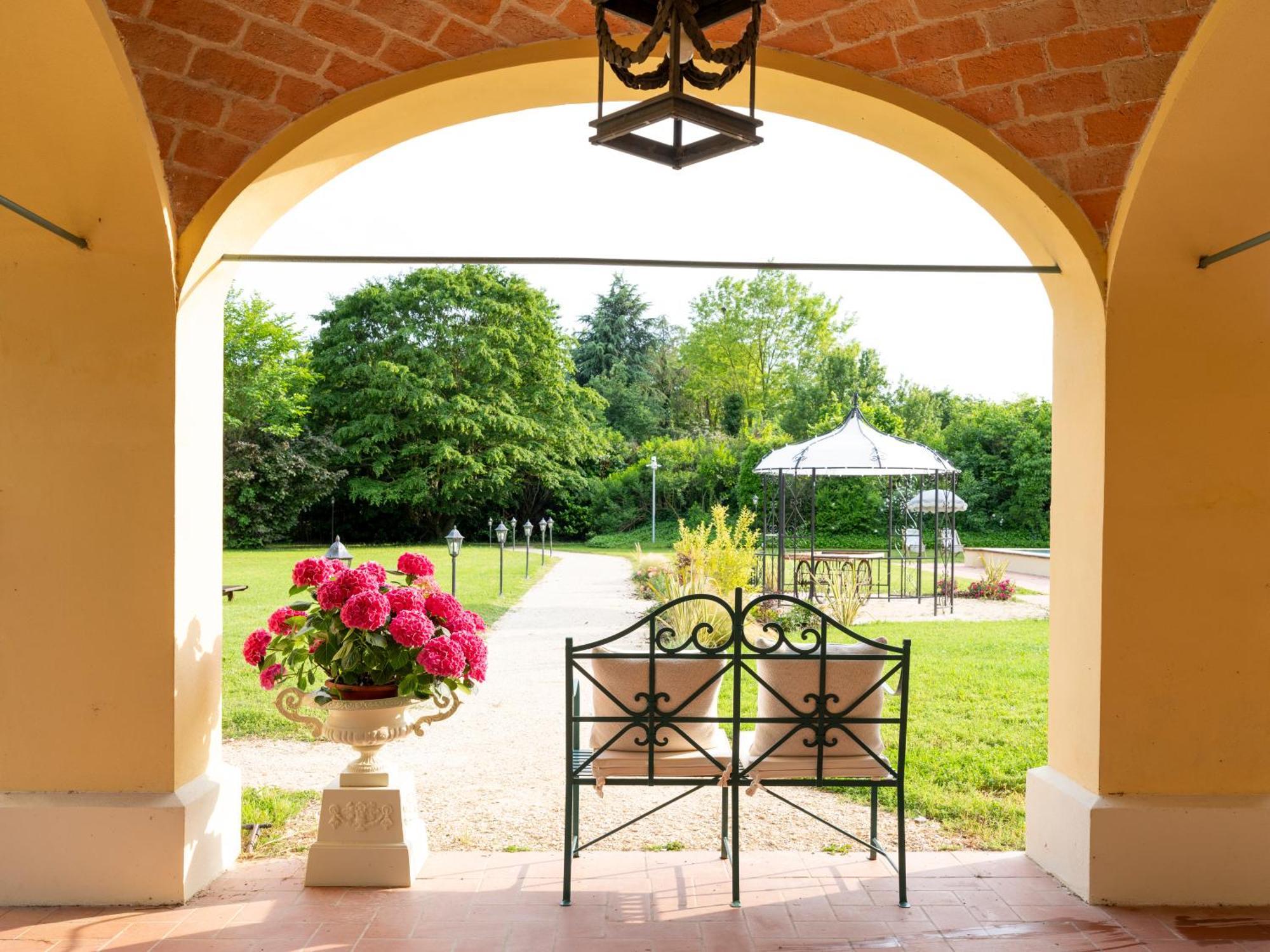 Elizabeth Country House, A Member Of Design Hotels Minerbio Εξωτερικό φωτογραφία